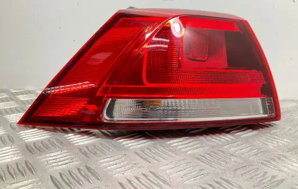 Volkswagen Golf VII Rear/tail lights 5G0945095M