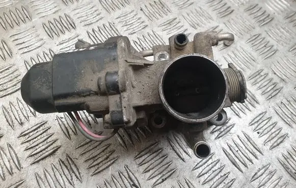 Toyota Prius (NHW20) Throttle valve 21020