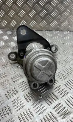 Volvo S60 Engine mount bracket 31304038