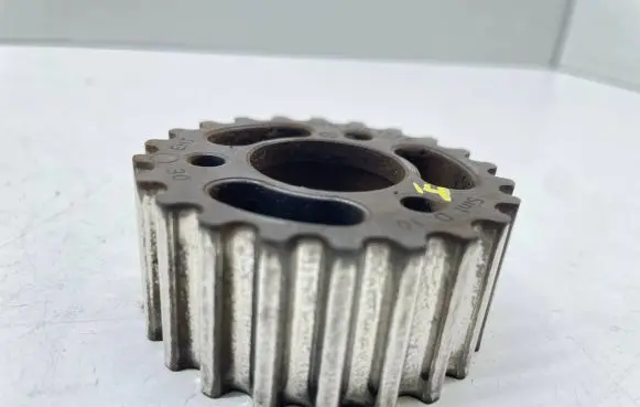 Volkswagen Golf VI Fuel pump gear (pulley) 03L130111E
