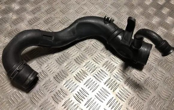 Intercooler hose/pipe