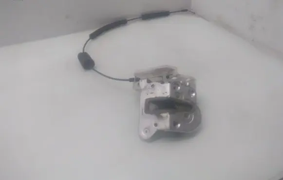 Mazda 5 Sliding door lock 