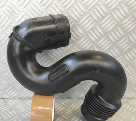 Renault Trafic III (X82) Air intake duct part 165555514R 93451665