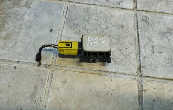 Mercedes-Benz S W221 Airbag deployment crash/impact sensor 0038202926