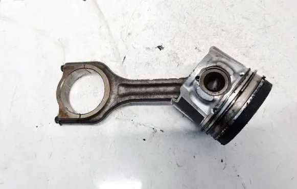 Peugeot 308 Piston with connecting rod 