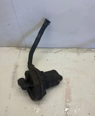 Audi A6 S6 C5 4B Secondary air pump 06A131333C