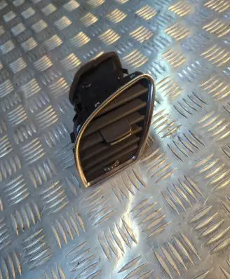 Audi A5 8T 8F Dash center air vent grill 8T2820901 86406090YL