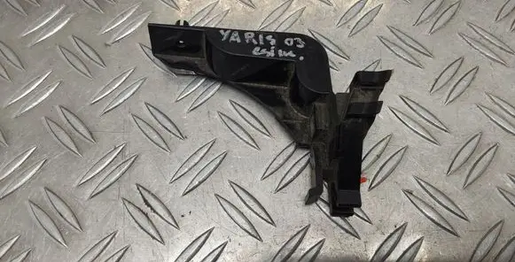 Toyota Yaris Front bumper mounting bracket
