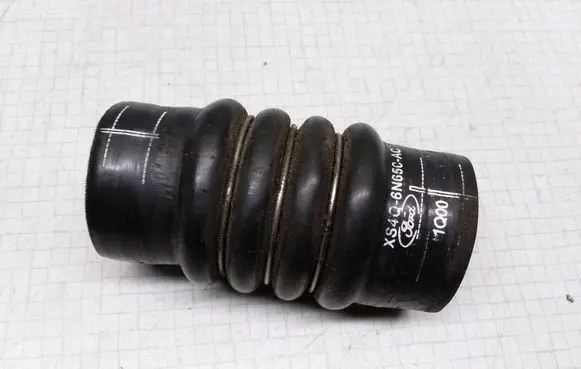 Ford Focus Intercooler hose/pipe XS4Q6N65CAC