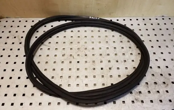 BMW 3 E90 E91 Trunk rubber seal (body) 