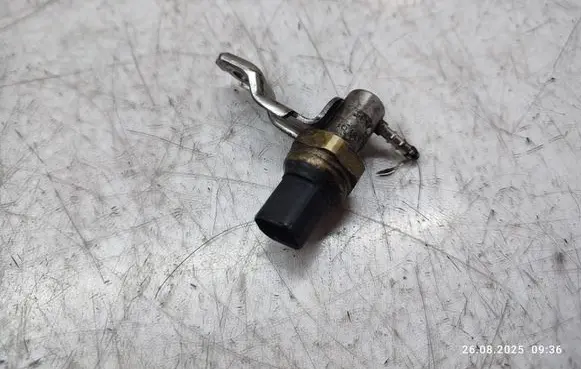 Mercedes-Benz E W212 Fuel pressure sensor A6510701381