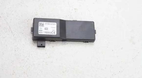 Opel Astra J Door central lock control unit/module 13503204