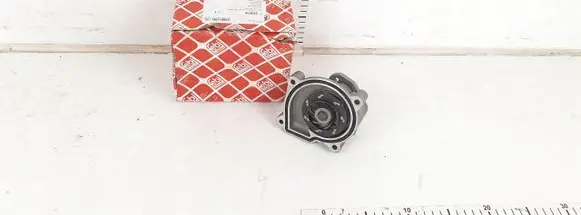 Volkswagen Polo V 6R Water pump 2967803c121008j