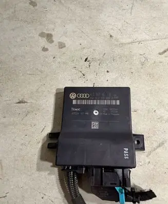 Audi A6 S6 C6 4F Gateway control module 4L0907468B