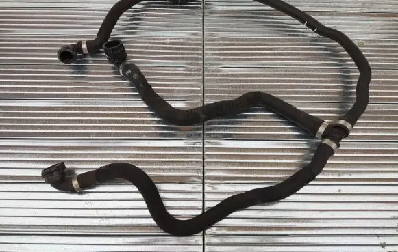 BMW 5 G30 G31 Engine coolant pipe/hose 17128602863