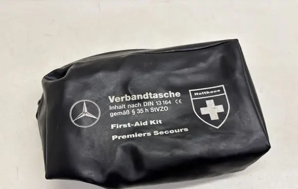Ford Mondeo Mk III First aid kit 