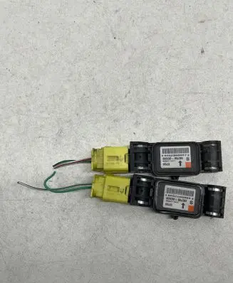 Suzuki Grand Vitara II Airbag deployment crash/impact sensor 3893065J30 045Z060864