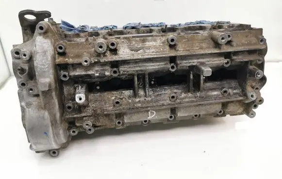 Mercedes-Benz E W211 Engine head R6420163901 05105000321 A6420100930