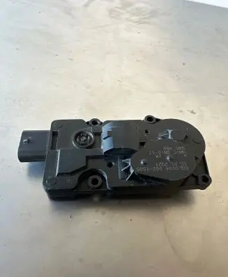 Mercedes-Benz GLC C253 Other engine bay part 990489 12012021 EGL00040021505