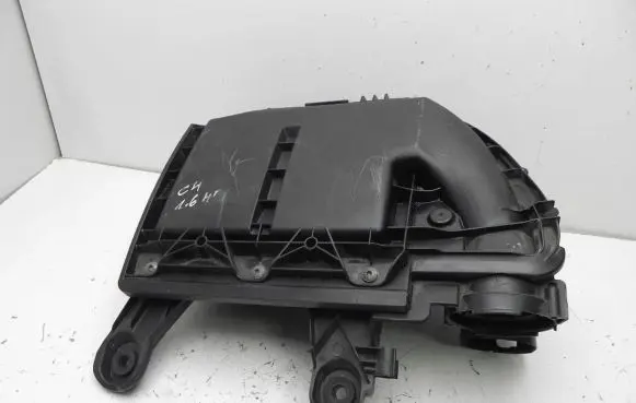 Citroen C4 II Air filter box 9673061080 VD8257