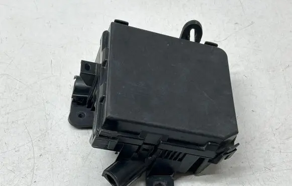 Nissan Pulsar Fuse box set 284B83ZL3A 284B83ZL3D 284B83ZL3C