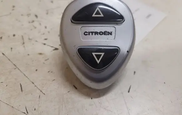 Citroen C5 Suspension ride height/mode switch 9633261277