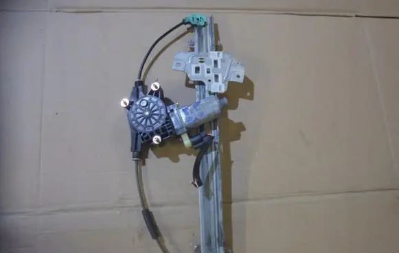 KIA Rio Front door window regulator with motor