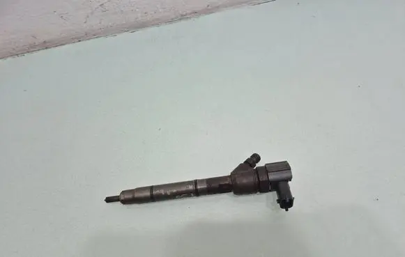 Hyundai i30 Fuel injector 338002A900