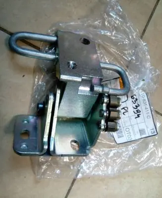 Volkswagen Touran I Front door lower hinge 1T0831411C NE63394