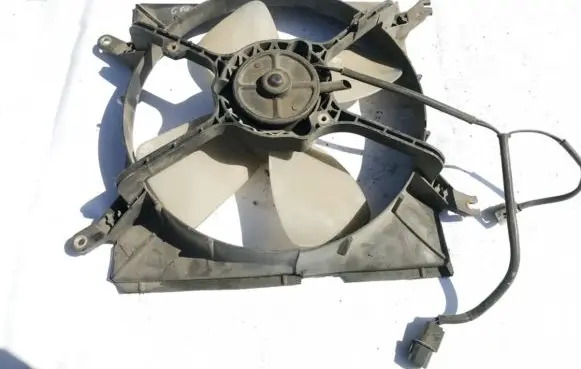Mitsubishi Galant Eterna Radiator cooling fan shroud