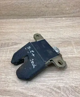 Volkswagen PASSAT B5.5 Tailgate/trunk/boot lock/catch/latch 3B5827505