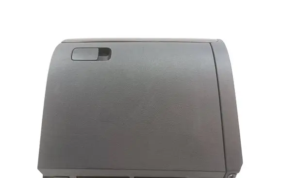 Volkswagen Jetta VI Glove box