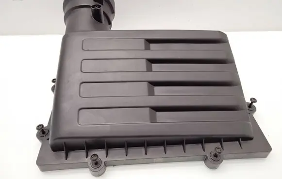 Volkswagen Touran III Air filter box cover 5Q0129620B 5Q0129607AA