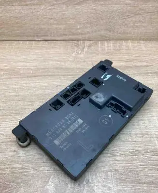 Mercedes-Benz E W211 Door control unit/module 2118208185 00401298