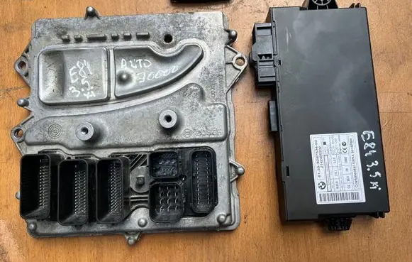 BMW X1 E84 Engine ECU kit and lock set 0261S10555 8631733 1703864