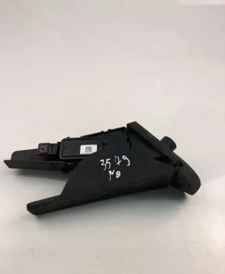 Volvo XC90 Accelerator throttle pedal 32212451