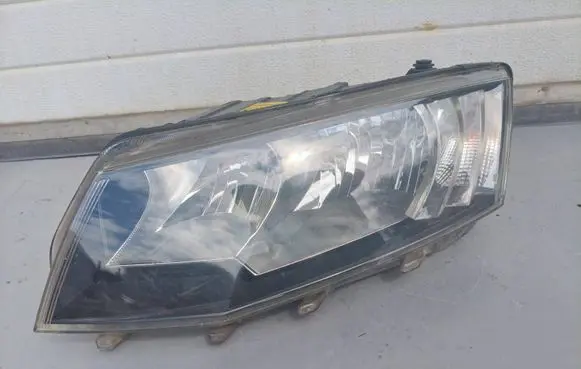 Skoda Octavia Mk3 (5E) Headlight/headlamp 5e2941015