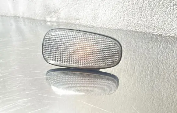 Opel Zafira A Front fender indicator light 90560403