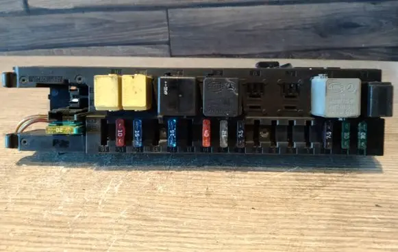 Mercedes-Benz C W203 Fuse module