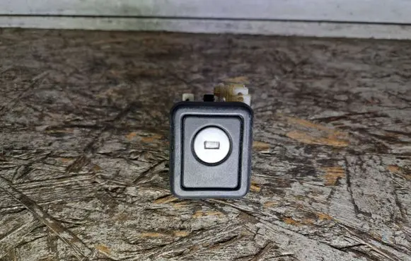 Volvo 440 Tailgate exterior lock 