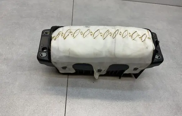 Volkswagen Jetta VI Passenger airbag 5C6880204B