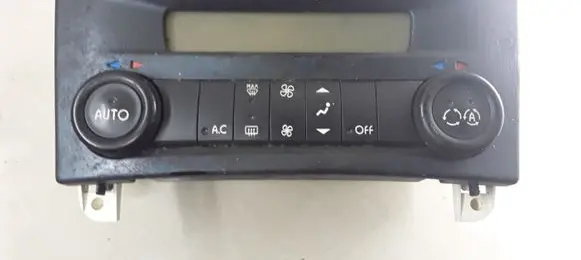 Renault Laguna II Climate control unit 8200181132 52485201