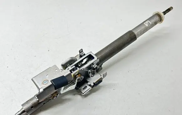 Steering wheel axle set