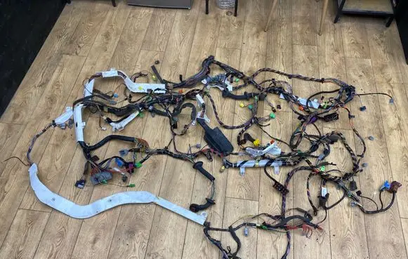 Volvo XC90 Wiring harness 8697711