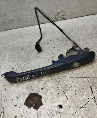 Volkswagen PASSAT B4 Front door exterior handle 357837224A