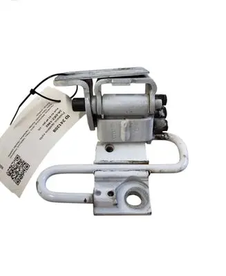 Audi A3 S3 8P Front door lower hinge 8E0831411