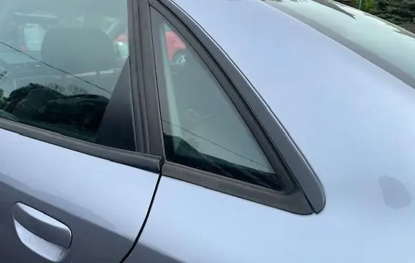 Audi A4 S4 B6 8E 8H Rear side window 