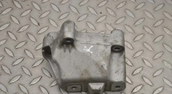 Volkswagen Golf VIII Engine mounting bracket 1K0199117CF