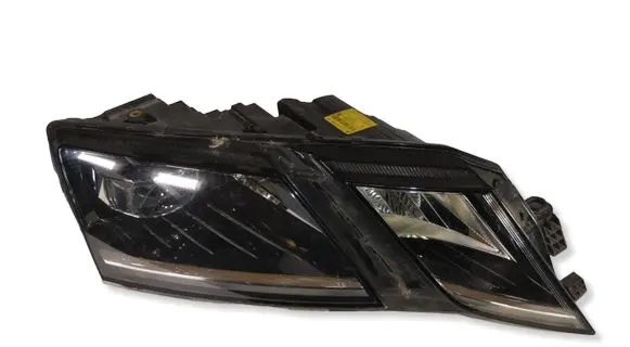 Skoda Octavia Mk3 (5E) Headlight/headlamp 5E1941016D 030110423200 LE15A6369