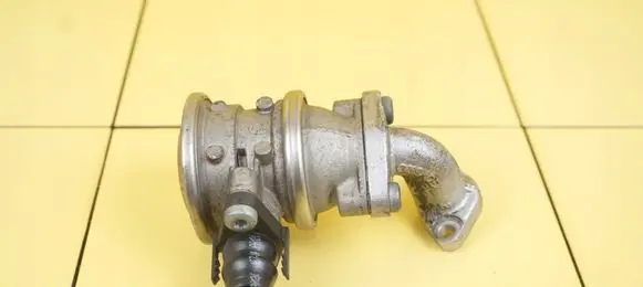 Audi A6 S6 C6 4F EGR thermostat 72277814 BDW